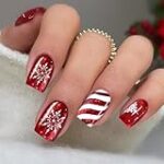 Les Tendances Ongles de Noël 2024 : Analyse et Comparatif des Meilleurs Produits pour Sublimer vos Manucures Festives